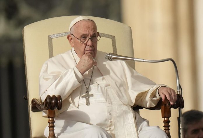 Hoy, el Papa Francisco omitió la lectura de la homilía del Domingo de Ramos, generando incertidumbre en el Vaticano. 