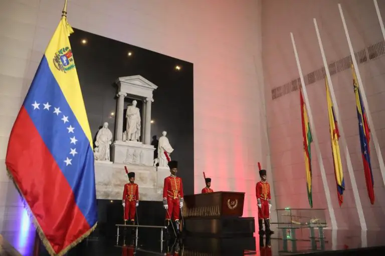 Honores a El Libertador, 193 años de su muerte (+VIDEO)