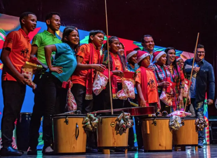 Un total de 15 agrupaciones de gaitas hicieron gala de su talento en la final del festival Falcón Suena en Navidad.