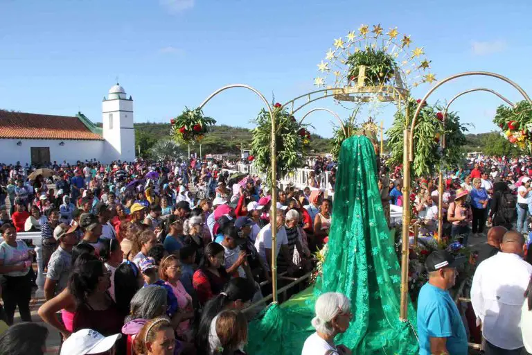 La Marcha de la Fé volvió a congregar al pueblo falconiano en Coro y La Vela para expresar su devoción por la virgen de Guadalupe.