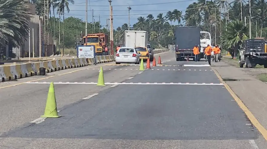 El gobierno regional ya recibió las primeras vigas pre y post tensadas que usarán en la reparación del puente La Aragüita del sector Golfo Triste, municipio Silva.