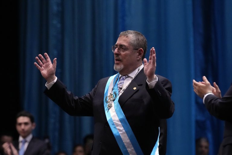 Bernardo Arévalo logró ser juramentado como nuevo presidente de Guatemala