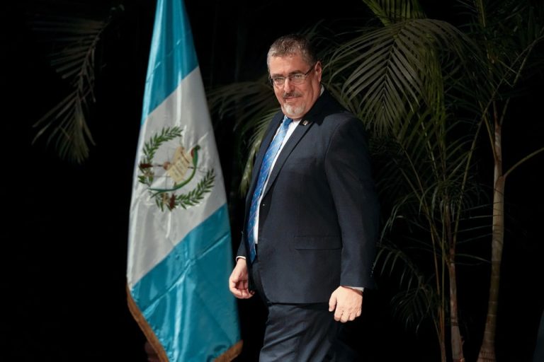 Presidente electo de Guatemala presenta su gabinete