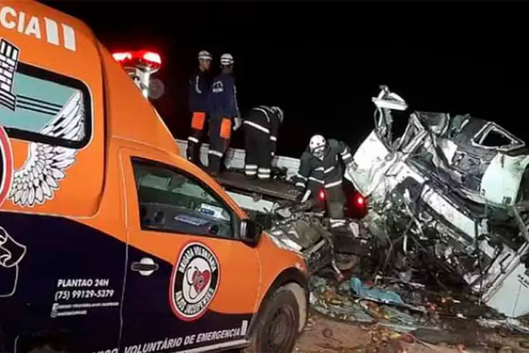 Brasil| Al menos 25 fallecidos deja accidente de tránsito