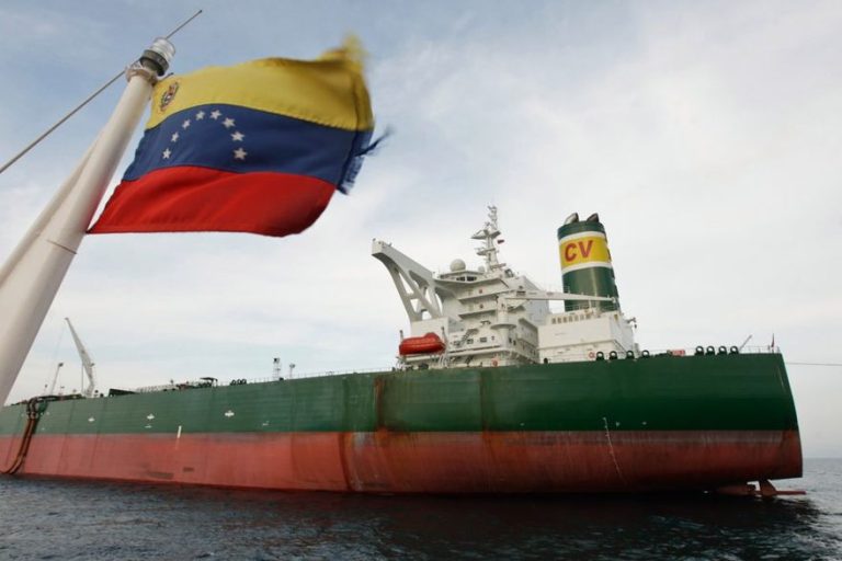 Venezuela denuncia bloqueo de 69 buques por sanciones