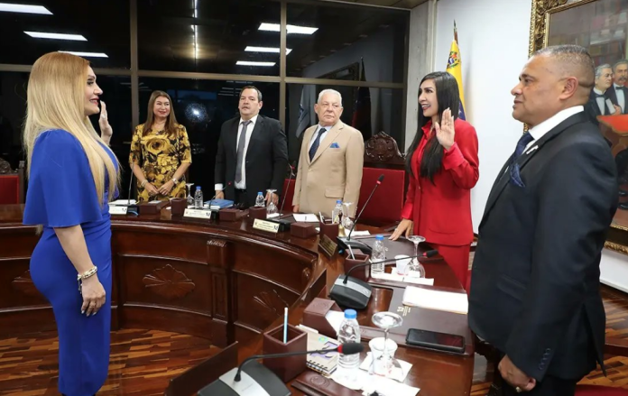 El Tribunal Supremo de Justicia (TSJ) nombró a la magistrada Caryslia Rodríguez como su nueva presidenta, en sustitución de Gladys Gutiérrez.