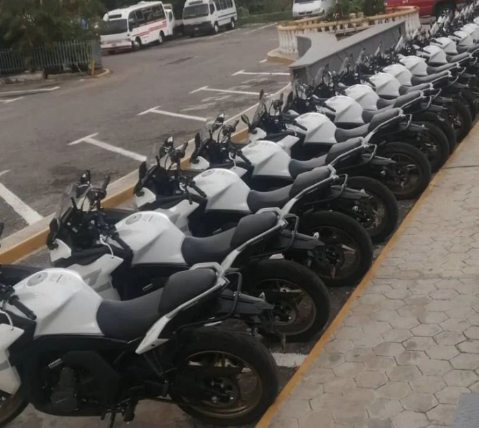 La Policía Nacional Bolivariana de Falcón activó todos los Cuadrantes Viales en la carretera nacional Morón-Coro, Troncal 3, con la dotación de 14 motos 650.