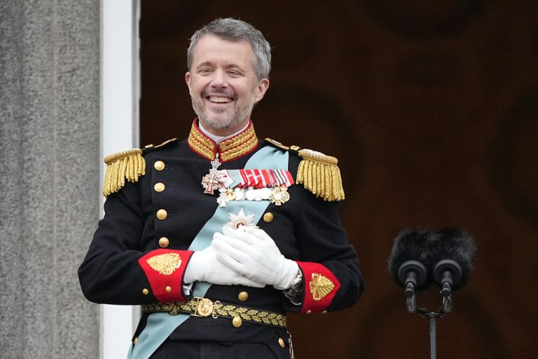 Proclaman al nuevo rey de Dinamarca: Federico X (VIDEOS)