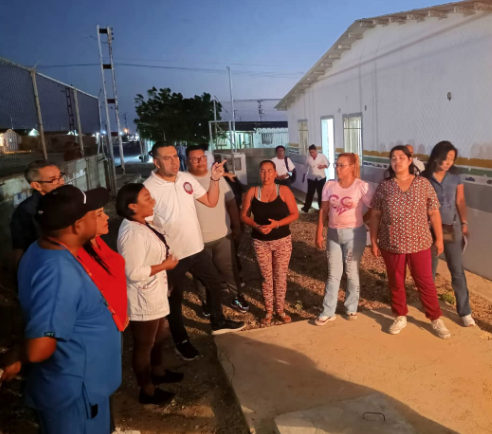 La autoridad Única en Salud, Dr. Jean Carlo Sánchez, visitó este jueves el consultorio "Bicentenario" tipo II de Punto Fijo, municipio Carirubana.