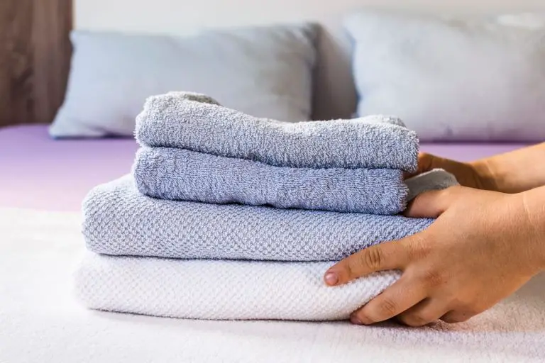 ¿Cada cuánto tiempo debemos lavar las sábanas y toallas?