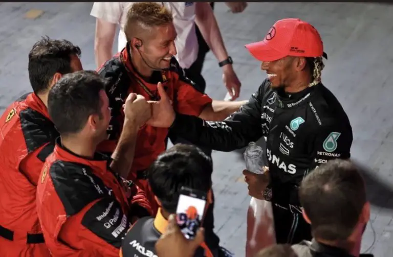 Hamilton a Ferrari tras rescindir contrato con Mercedes