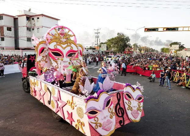 El gobernador, Víctor Clark, señaló con mucha satisfacción como el pueblo falconiano ha respondido al rescate de las tradiciones con los Carnavales 2024.