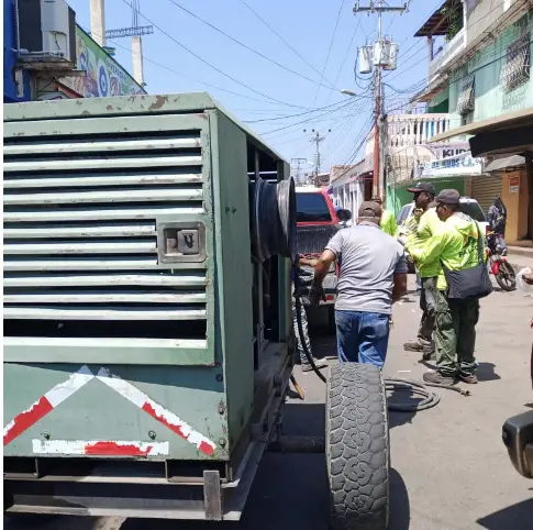 Este lunes las cuadrillas de Vías de Falcón iniciaron la intervención de la calle Colón, a la altura del Mercado Viejo como parte de la Rehabilitación vial.