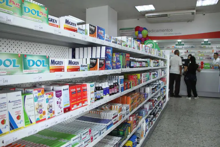 Con una amplia oferta de productos farmacéuticos, alimenticios y misceláneos, la Farmacia Saas de Coro se renovó.