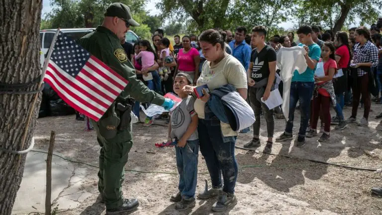EE. UU. aprueba polémico proyecto de ley para deportar inmigrantes