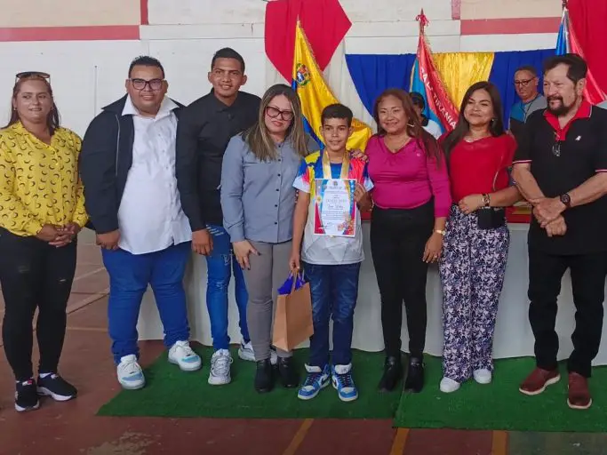  Las autoridades del municipio Los Taques realizaron una sesión especial para honrar el talento deportivo con la entrega de reconocimientos.