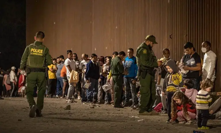 Ley antimigrante de Texas, México lucha para detenerla