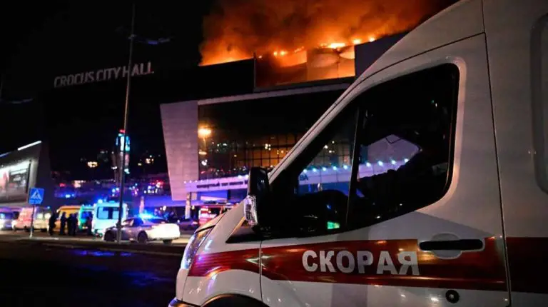 40 muertos y 100 heridos en tiroteo en concierto de rock en las afueras de Moscú
