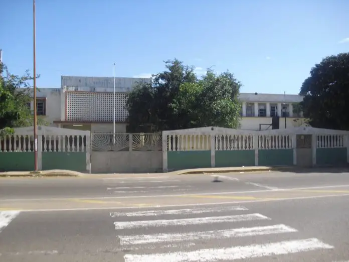 Punto Fijo tiene un liceo sembrado en su historia