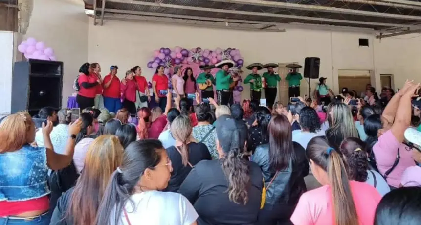 Las mujeres de Churuguara celebraron su día con la atención especial del programa "Y Dios me Hizo Mujer" con una jornada realizada en club Capricornio.