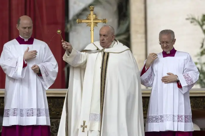 El Papa alerta contra los vientos de la guerra en mensaje de pascua