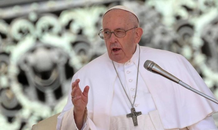 El Papa asegura que hay que tener el valor de “negociar” el fin de la guerra en Ucrania