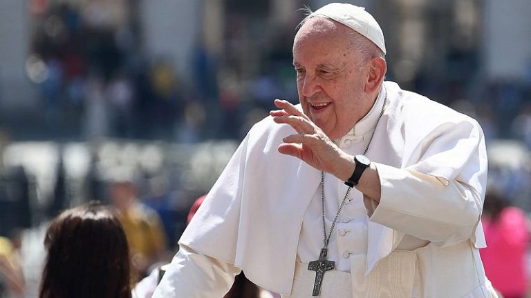 El Papa: mi dimisión es una “hipótesis lejana”