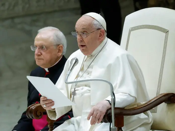 El Papa dice que tiene “bronquitis” y vuelve a pedir que lean su discurso