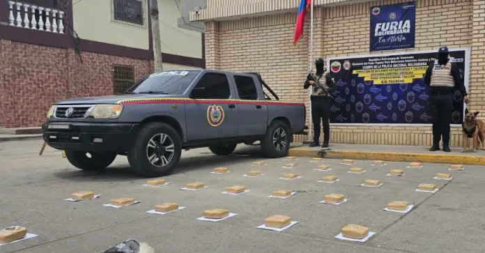 Funcionarios del Cuerpo de Policía Nacional Bolivariana, adscritos a la División Contra Drogas, lograron el hallazgo de 16 kilos de presunta marihuana.