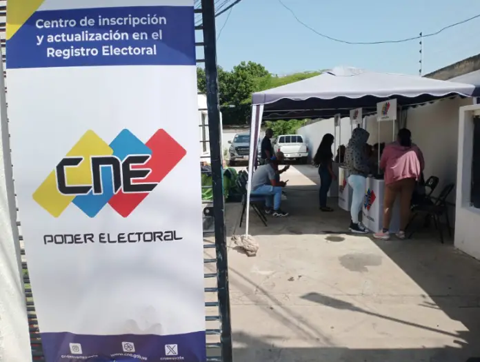 El Consejo Nacional Electoral habilitó cuatro puntos móviles en el municipio Miranda para que los ciudadanos asistan al Registro Electoral.