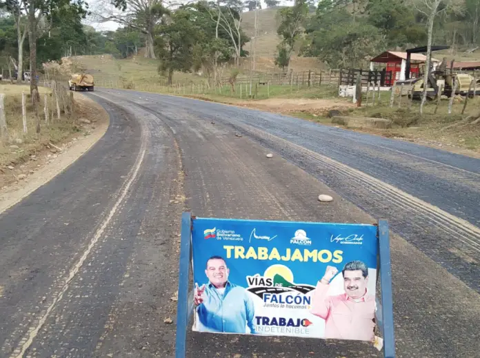 Rehabilitan vialidad en la Troncal 004 en tramos de los sectores Los Pozos, La Plaza y El Cementerio del tramo Duvisi - Maparari - Churuguara.