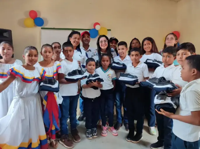 La agenda de trabajo de la alcaldesa, Nayrobi Osteicoechea, fue dedicada este martes a la entrega de la renovación de tres escuelas en Churuguara.
