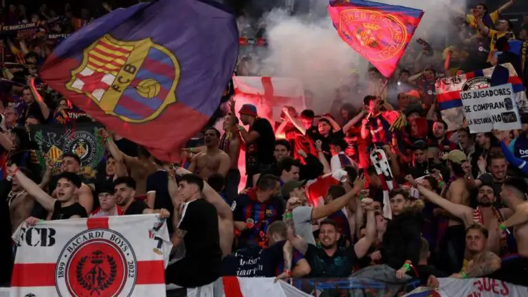 Uefa multa al Barcelona por incidentes del partido de ida ante PSG