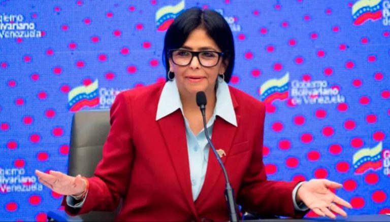 Delcy Rodríguez exhortó a Joe Biden levantar el bloqueo contra Venezuela