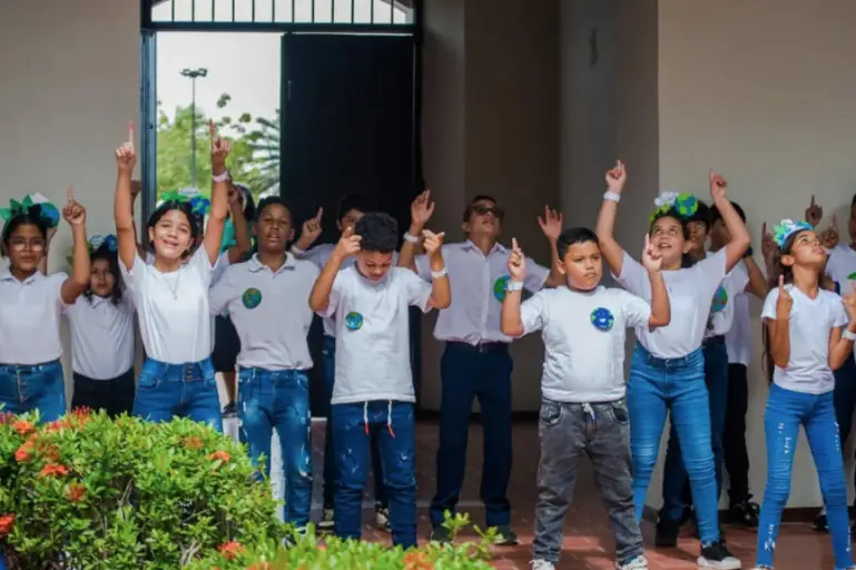 Las instituciones educativas del municipio Colina, a través del Centro Comunitario de Protección y Desarrollo Estudiantil (Cecoprode), conmemoraron el Día de la Tierra.