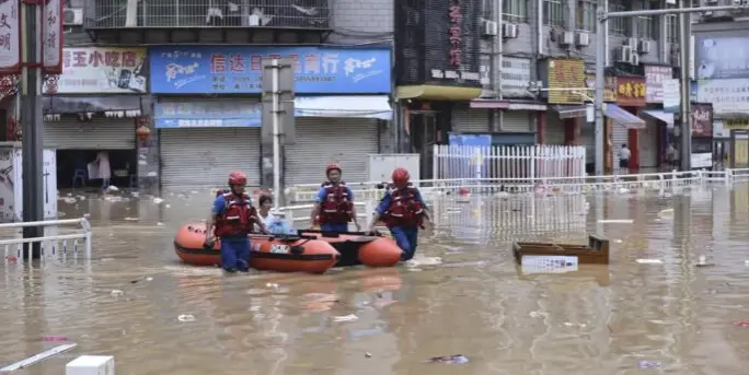 Más de 4.600 evacuados en China por la primera inundación