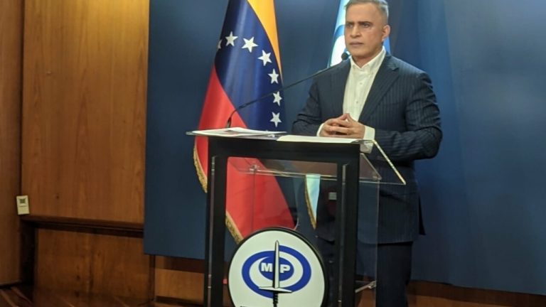 Fiscal Saab vincula al periodista Carlos Julio Rojas con presuntos planes conspirativos