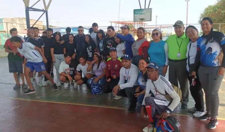 Simultáneamente en la cancha Imca y en el estadio de Cruz Verde de la ciudad, se realizó el Primer Encuentro Deportivo Juventud Productiva Inces.