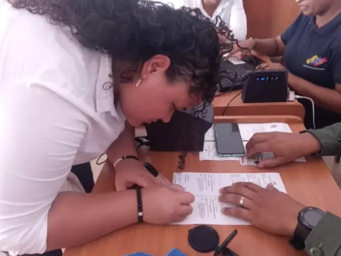 El Inces en el estado Falcón y en vinculación con el CNE realizaron una jornada de inscripción de nuevos votantes y actualización de datos.