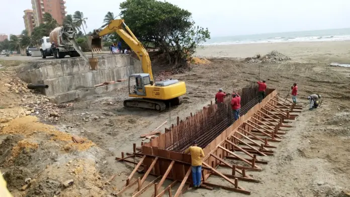 El trabajo de sustitución y reforzamiento del puente La Aragüita, ubicado en Boca de Aroa del municipio Silva, continúa de forma indetenible.