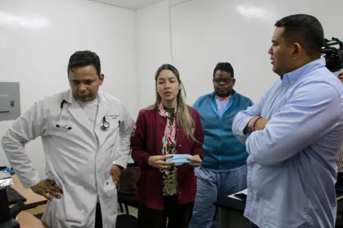 El gobernador Víctor Clark inspeccionó el funcionamiento de los espacios del Centro Cardiovascular Regional (Cecrefal) ubicado en el Hospital de Coro.