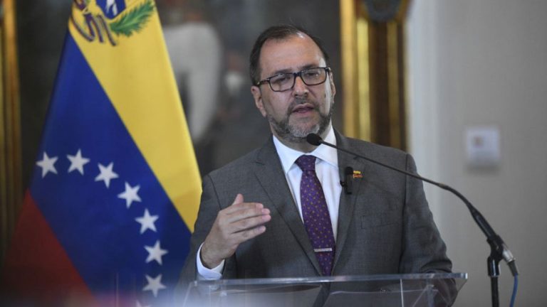 Yván Gil revela audio en el que MCM confiesa su plan para asfixiar a los venezolanos