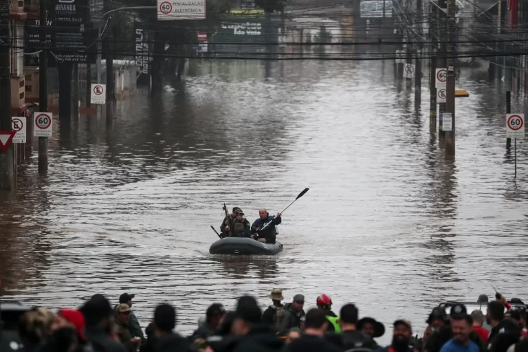 Brasil llega a 144 muertos por las lluvias en el sur