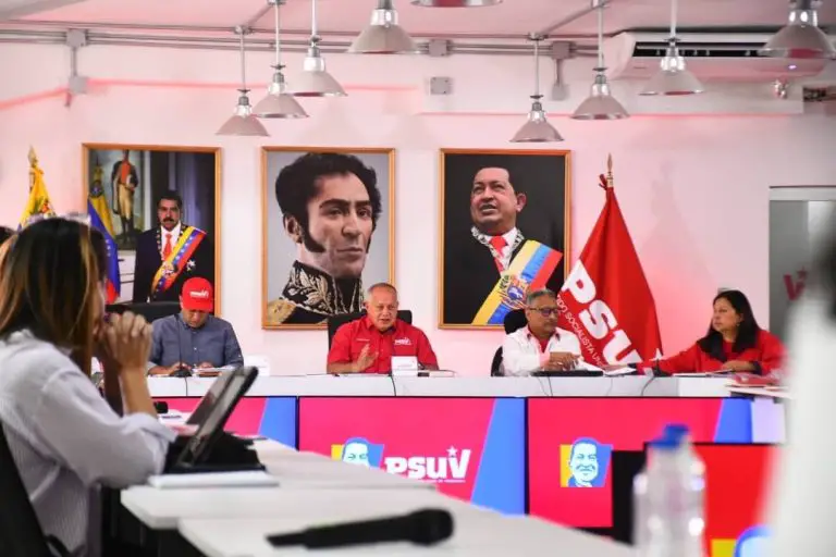 Diosdado Cabello califica de «débil» a Edmundo González