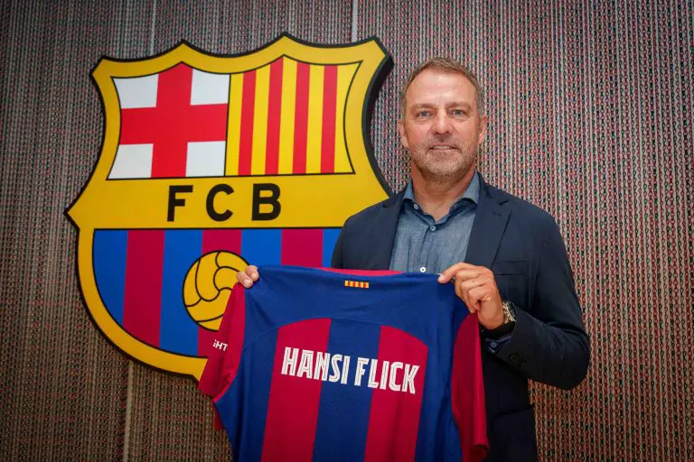 VIDEO Hansi Flick firma con el FC Barcelona