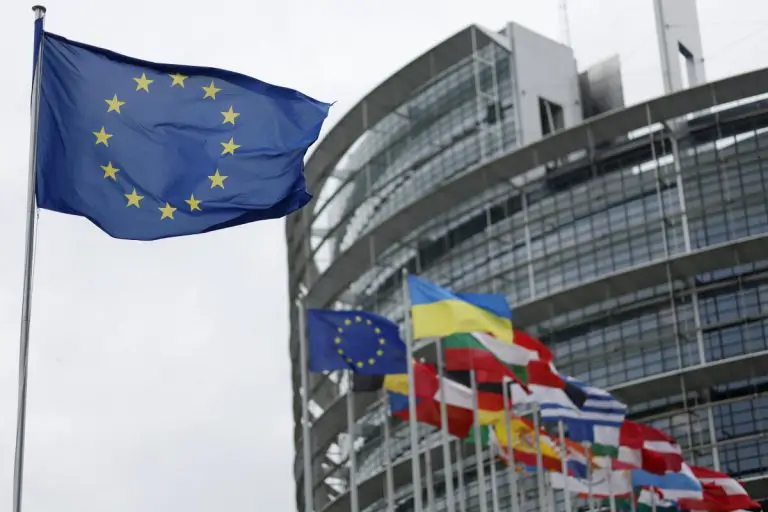 La Unión Europea pidió al CNE reconsiderar decisión
