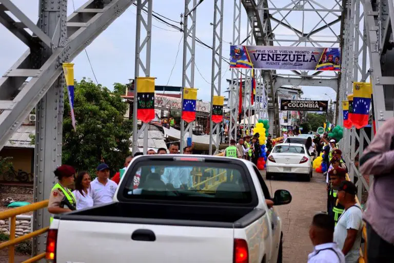 Venezuela y Colombia abren nuevo paso en la frontera (Video)