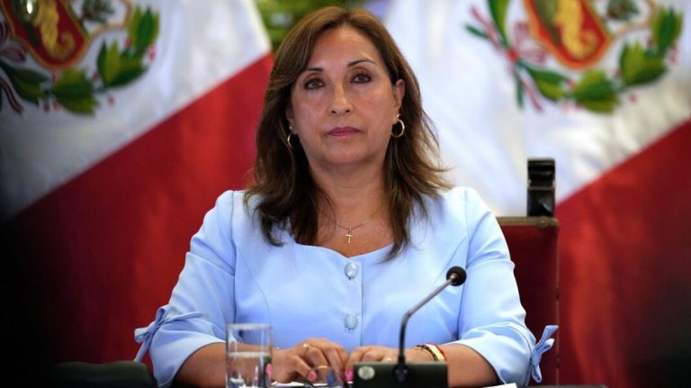 Congreso de Perú rechaza admitir tres mociones de destitución contra Boluarte
