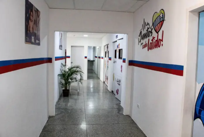 Comprometido con modernizar las infraestructuras hospitalarias, Maduro hizo posible la transformación de la emergencia pediátrica del hospital Lino Arévalo.