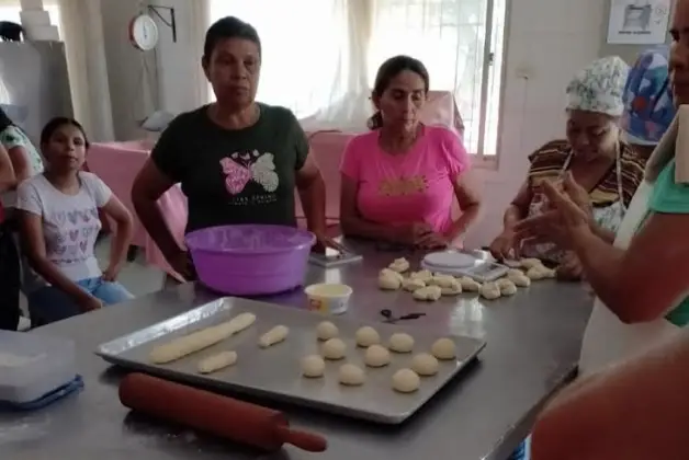 El Instituto Nacional de Capacitación y Educación Socialista (Inces) en la Península de Paraguaná realizó micro clase de panadería.
